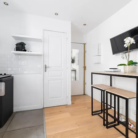 Imhost 6 - Charming Appartement Batignolles Paris Exterior photo